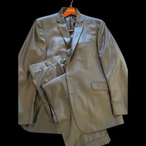 Mens Kenneth Cole Suit  46 Reg / 40 Waist